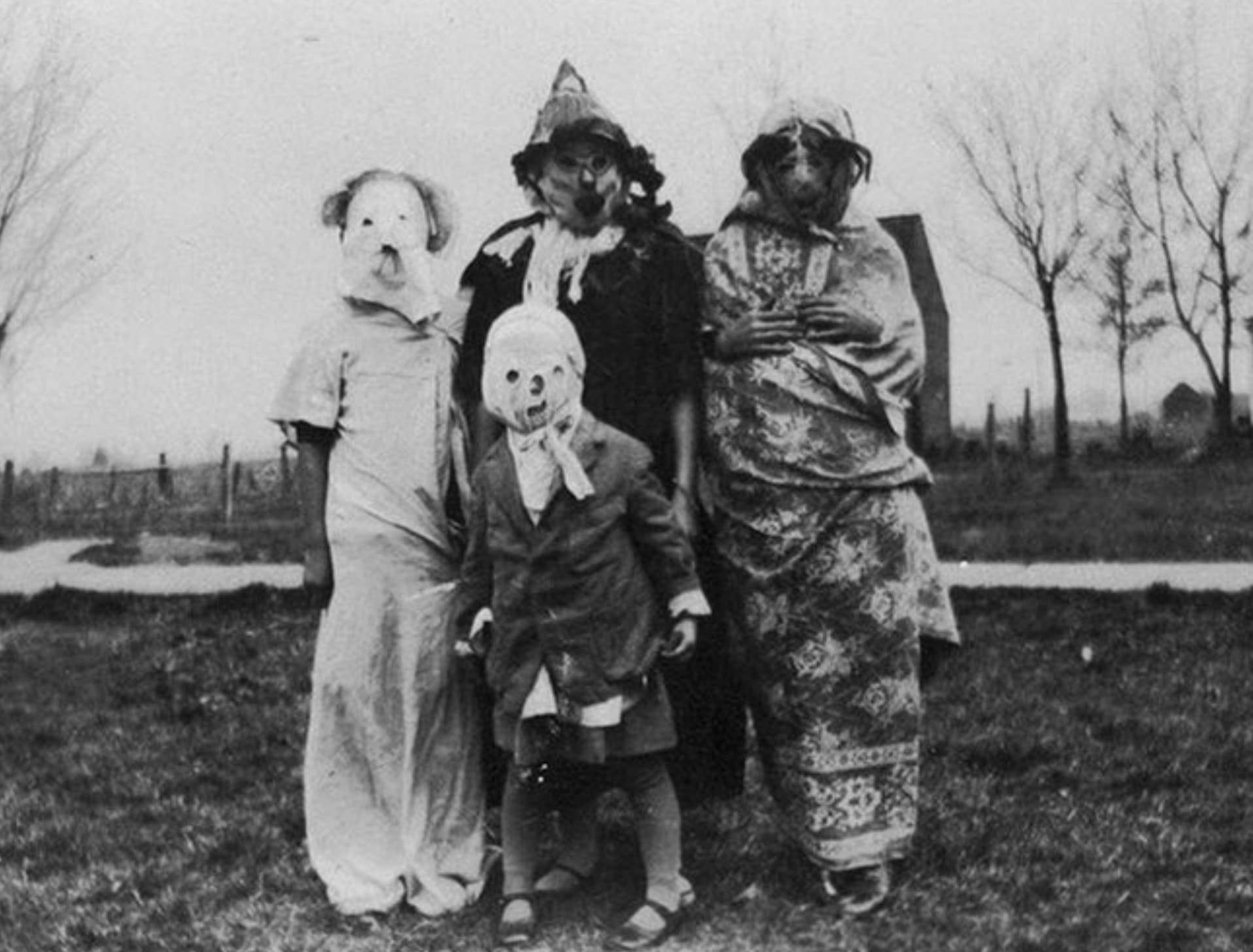 antique halloween costumes